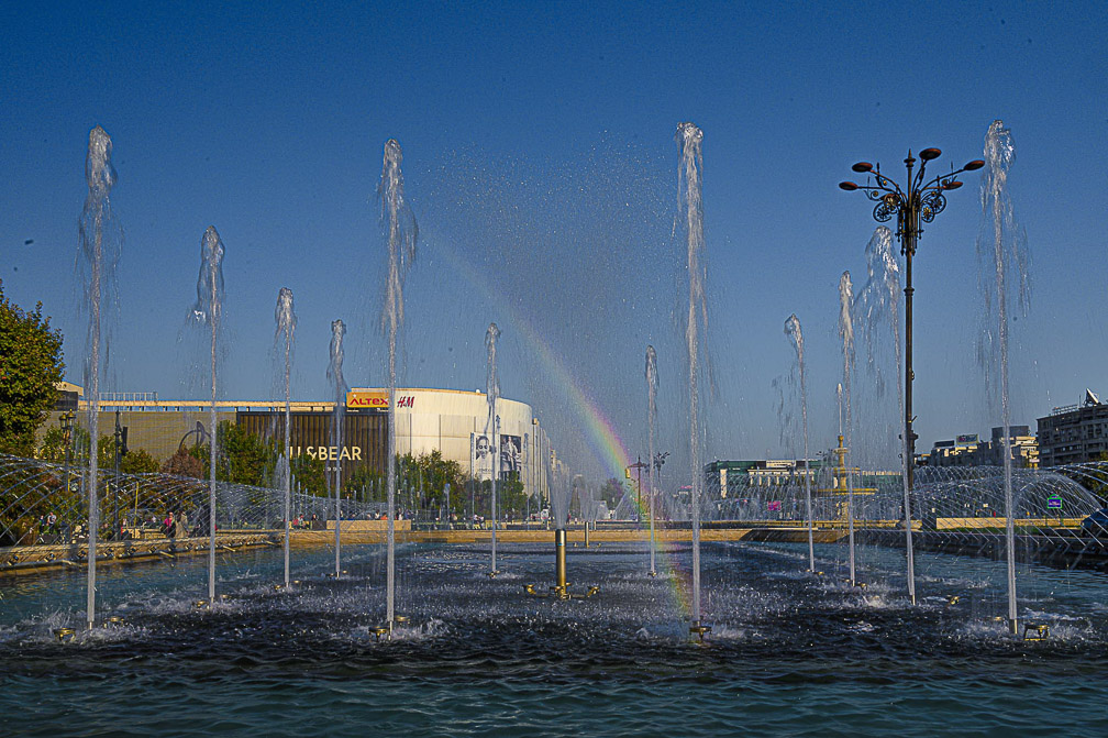 Rainbow across the worlds largest fountain complex  0241