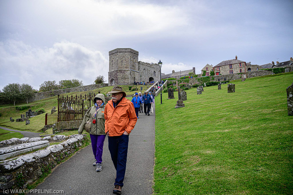 Walking down to St Davids Cathedral   1166