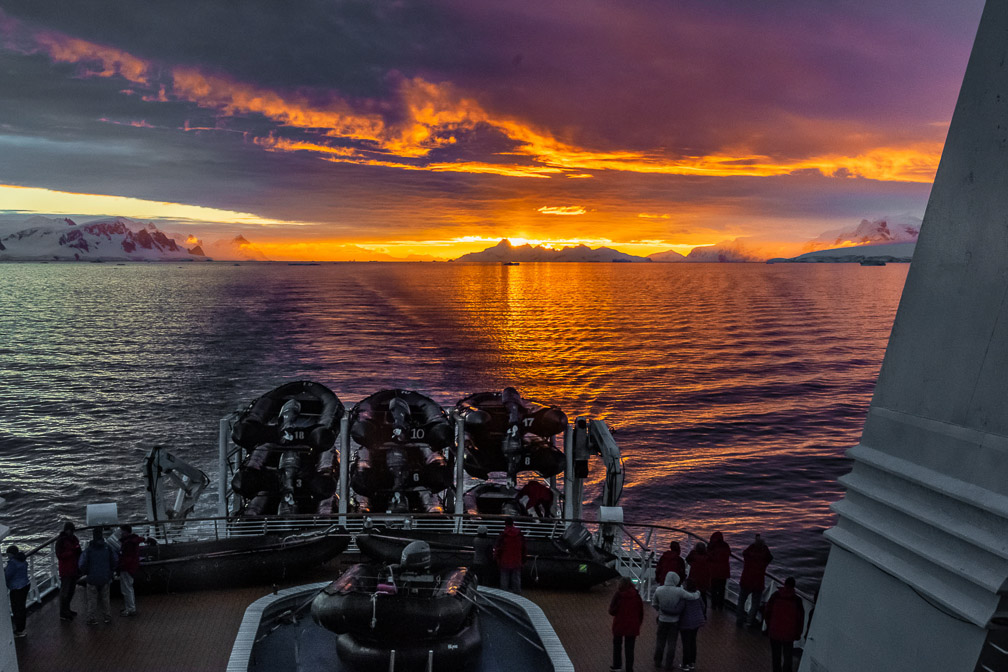 Everyone watched the sunset  0685