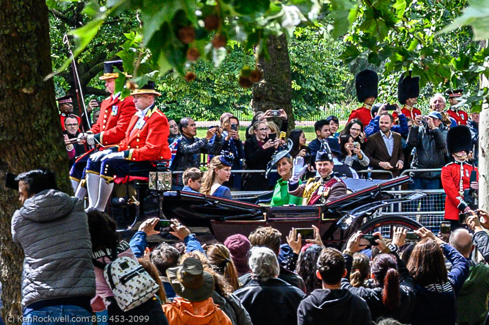 James - Louise - Sophie - Edward  0414